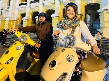 Hanoi Vespa Sunset Tour with Local Cuisine and Train Street