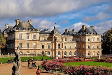 Tailored Full-Day Tour of Paris with Local Insights