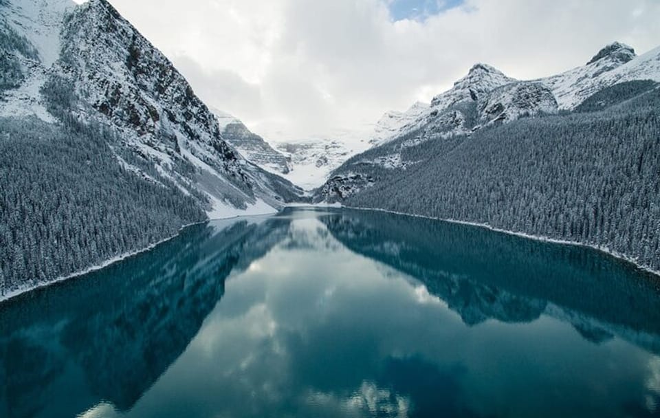 Shuttle Tour from Canmore to Lake Louise and Moraine Lake