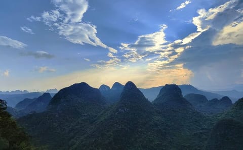 Li River Cruise and Ruyi Peak Ropeway Day Tour in Guilin
