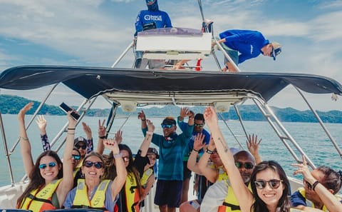 Full Day Tortuga Island Tour from San José with Lunch