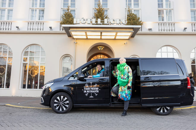 Private 5-hour Airport Transfer & Tour