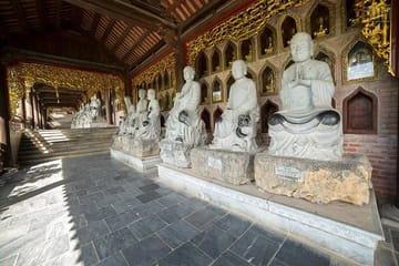 Ninh Binh 2-Day Tour from Hanoi: Hoa Lu, Tam Coc, Mua Cave