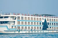5 Days Deluxe Nile Cruise Luxor to Aswan Abu Simbel Air Balloon 4
