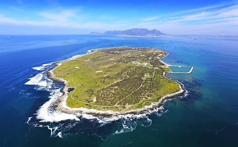 Robben Island & Kirstenbosch Gardens with Wine Tasting Experience