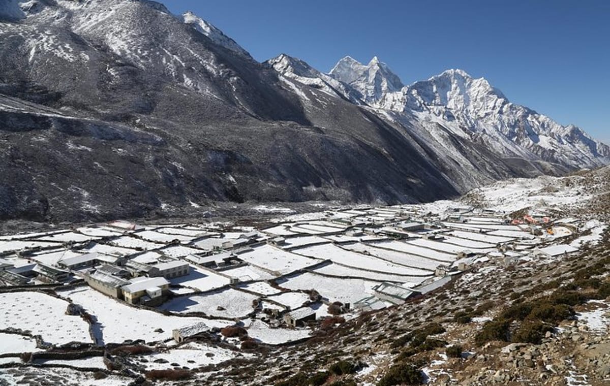 Everest Dingboche Trek – 12 days
