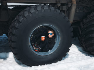 Measure the enormous tire size!