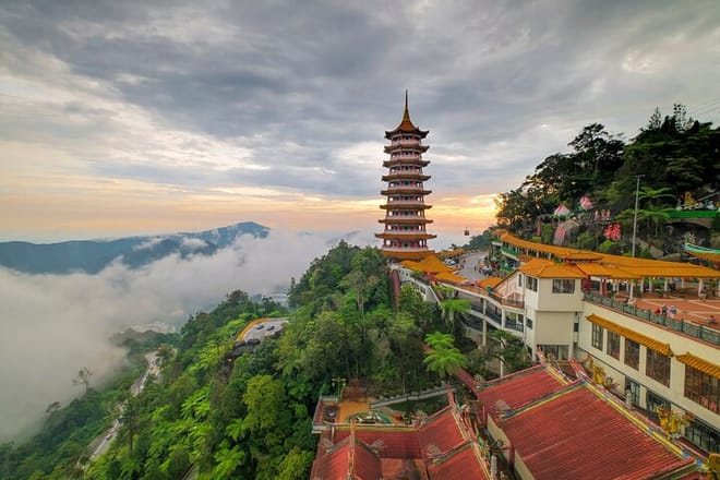 Genting Highlands Day Trip with Batu Caves and Cable Car Ticket