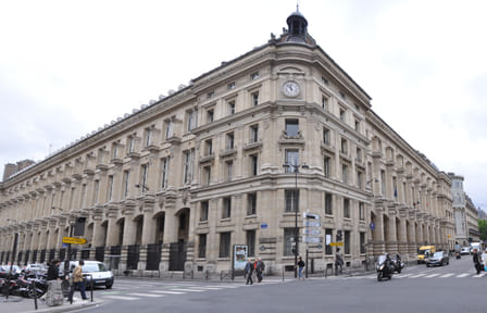 Louvre Art and Gourmet Experience in Paris