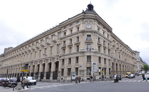 Louvre Art and Gourmet Experience in Paris