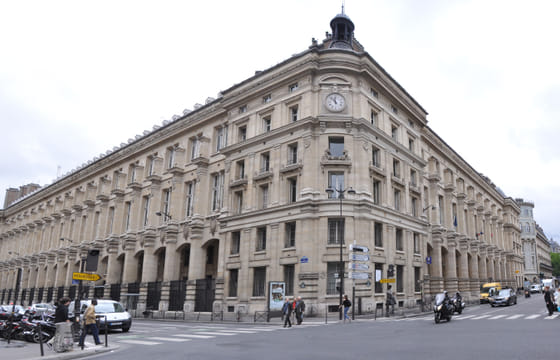 Luxury and Pleasure: Louvre Lifestyle