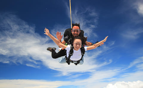From Pattaya: Tandem Skydive Admission Ticket