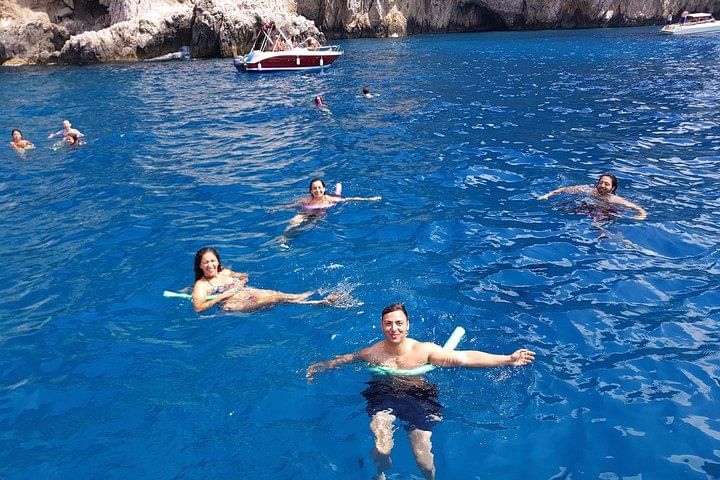 Sorrento to Capri: Small Group Boat Tour with Blue Grotto