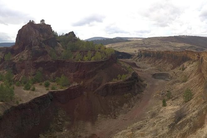 Racos volcano crater