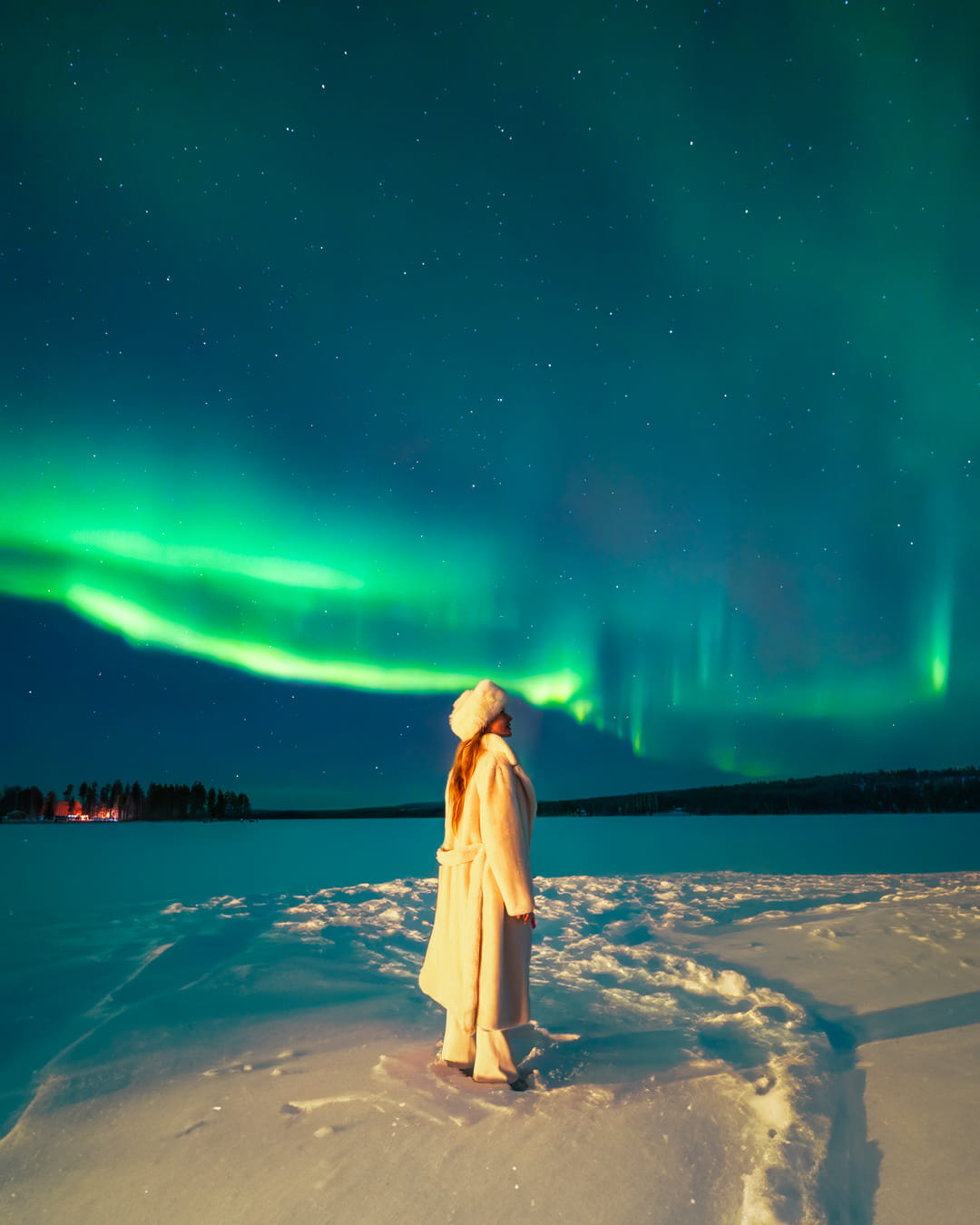 StayLapland Professional Small Group Northern Lights Hunting Tour from Rovaniemi – Guaranteed