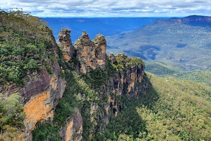 Famous The Three Sisters rocks