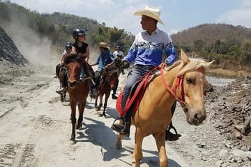 Horseback Riding Lesson and Visit to Doikham Temple, Chiang Mai