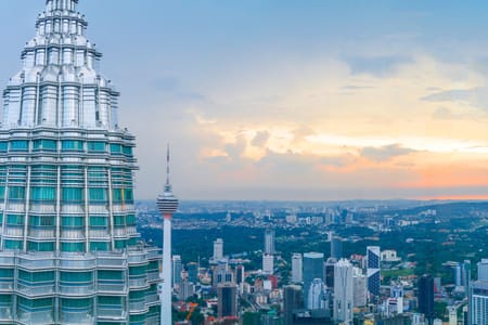 Best of Kuala Lumpur City Tour with Twin Tower Ticket & Batu Caves (Private)