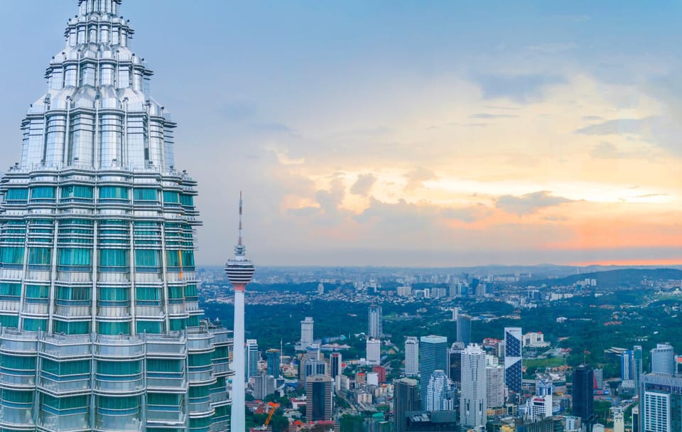 Private Kuala Lumpur City Tour with Batu Caves and Twin Towers