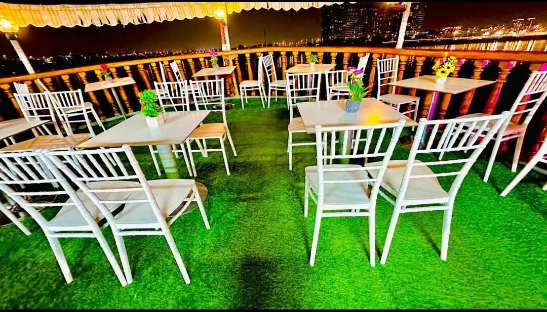 Dubai water canal cruise with dinner