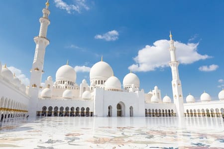 Dubai to Abu Dhabi: Grand Mosque, Emirates Palace and Corniche