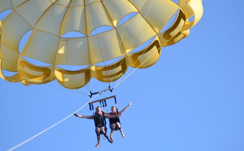 Premium Parasailing Fly On Marine Without Transfer – Hurghada