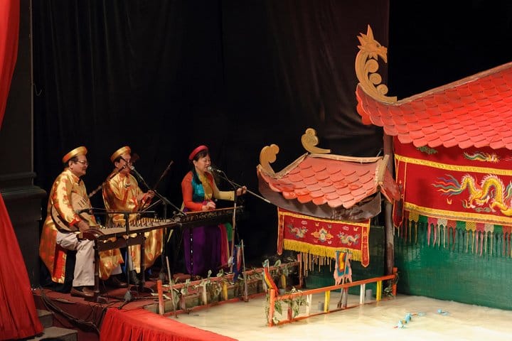 HA NOI NIGHT TOUR AND WATER PUPPET SHOW 6