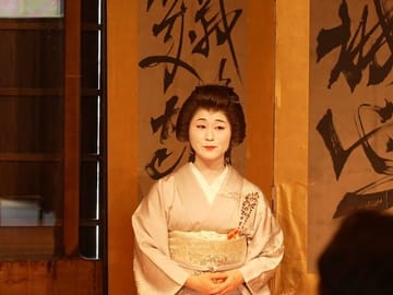 Tokyo Geisha Experience: Rare Cultural Show & Interaction