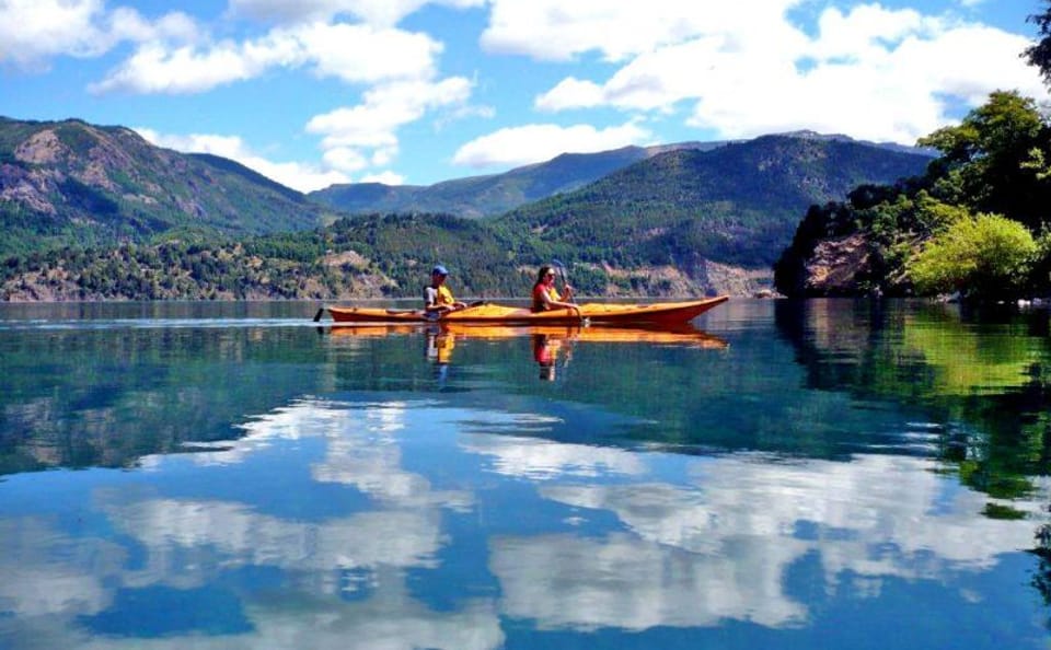 Kayaking Tour of Machonico Lakes in San Martín de los Andes