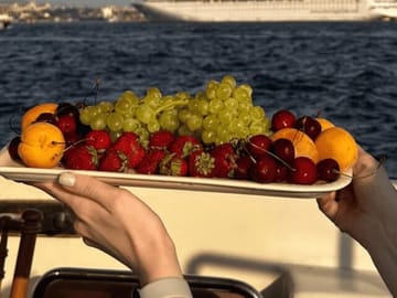 Culinary Yacht Cruise Along Istanbul's Bosphorus River