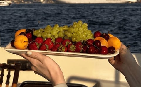 Culinary Yacht Cruise Along Istanbul's Bosphorus River