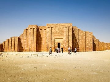 Private Full-Day Bus Tour of Cairo and Giza from Hurghada