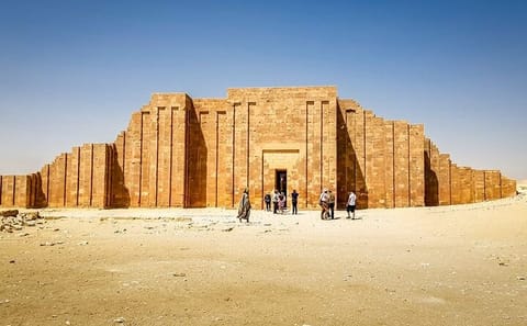 Private Full-Day Bus Tour of Cairo and Giza from Hurghada
