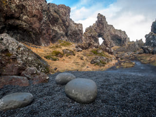 Stonelifting at Djúpilónssandur beach
