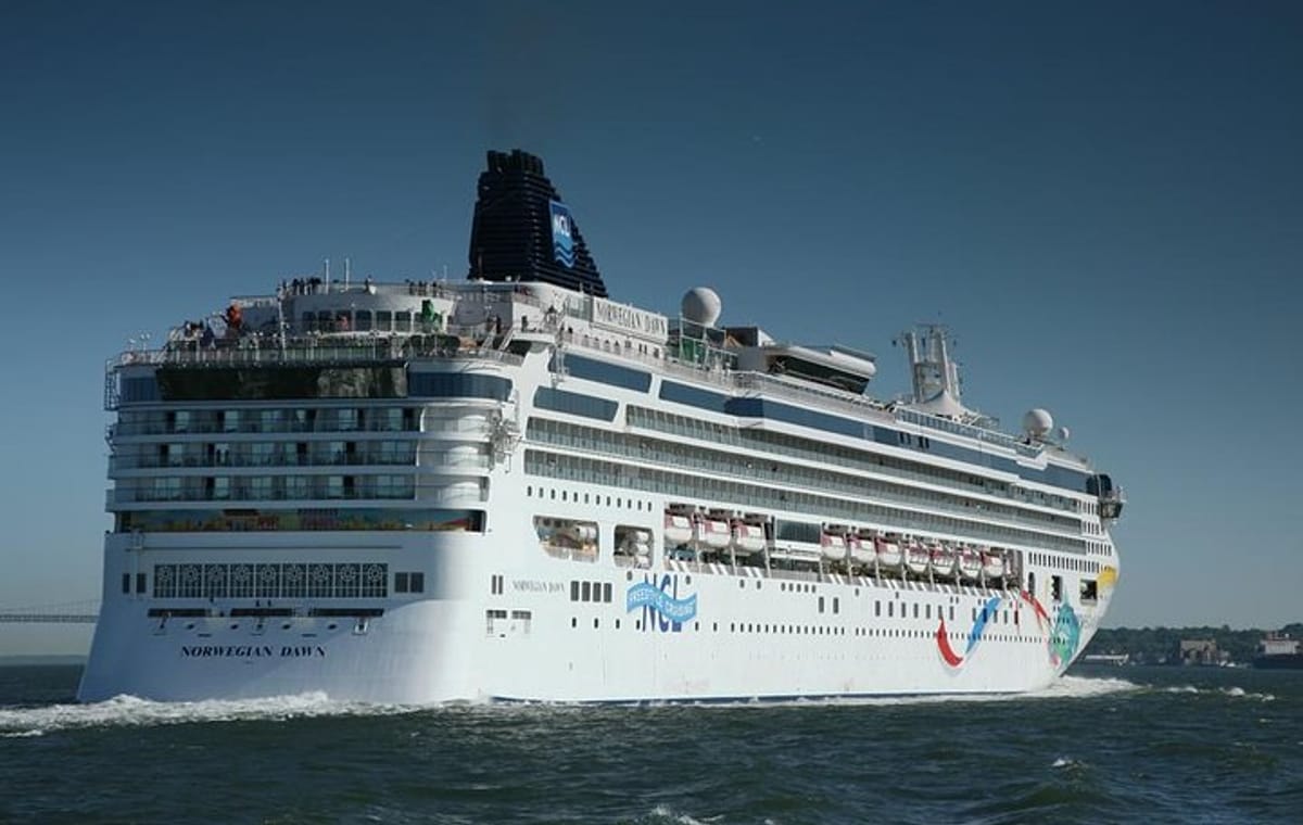Private Transfer San Antonio Pier to Airport with Vineyard Lunch