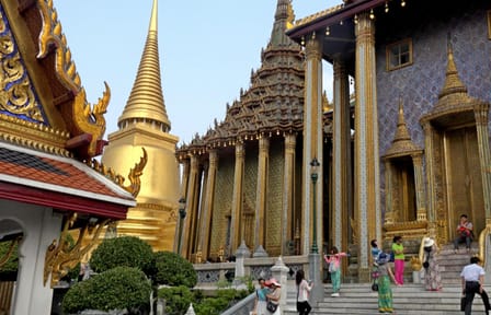 Exclusive Guided Tour: Grand Palace, Emerald Buddha & Reclining Buddha