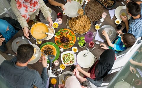 Istanbul Cultural Walking Tour with Family Dinner Experience