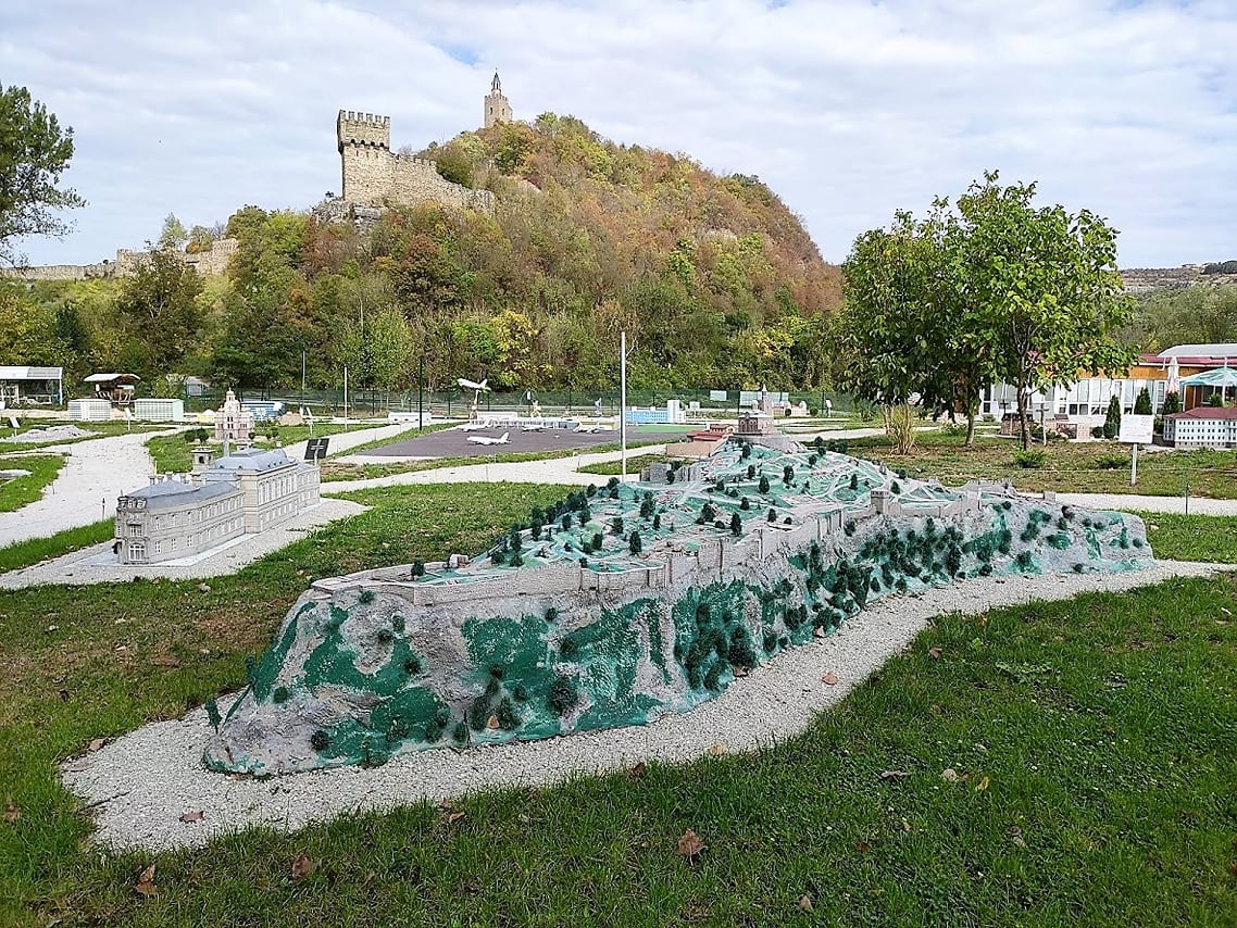 Guide and Entrance for the Mini Bulgaria Park near Veliko Tarnovo 7