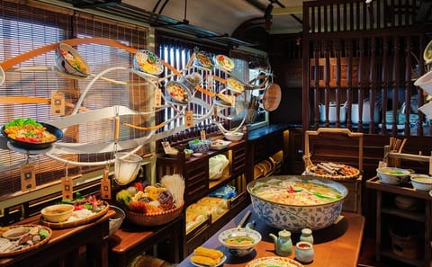 Hanoi Food Tour: Explore Ba Đình's Hidden Alleys and Cuisine