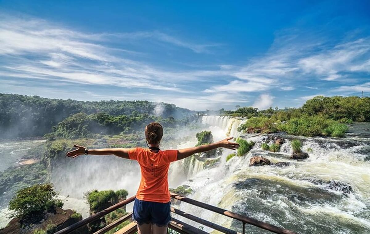 Iguazu Falls Private Tour Argentinean side with Navigation option