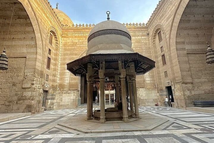 Historic Islamic Cairo Walking Tour and Street Food
