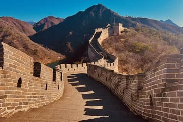 Private Day Tour of Lakeside Great Wall and Summer Palace in Beijing