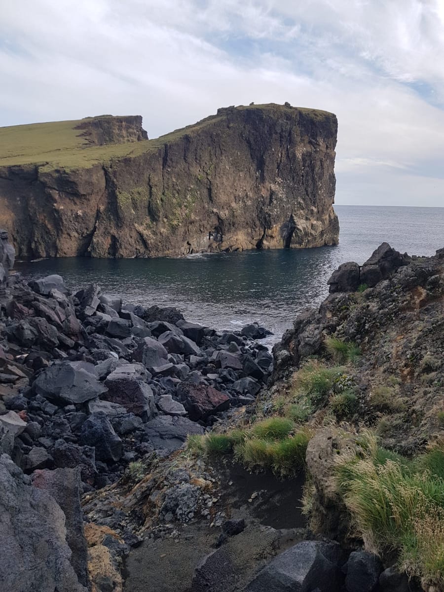 Explore the Reykjanes Peninsula UNESCO Global Geopark: Private Tour with Airport or Hotel Transfers
