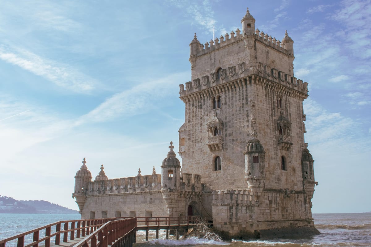Lisbon Afternoon: Private Tour with Monuments and Fado Dinner