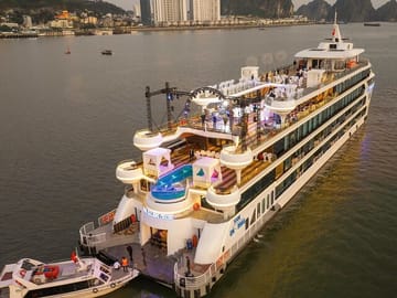 Luna Cruise: Top 5-Star Luxury Day Cruise from Port in Halong Bay