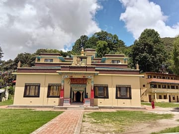 Hiking Tour from Shivapuri to Nagi Gumba in Kathmandu