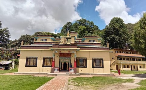 Hiking Tour from Shivapuri to Nagi Gumba in Kathmandu