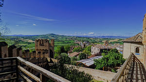 Gradara: complete guided tour in small groups 