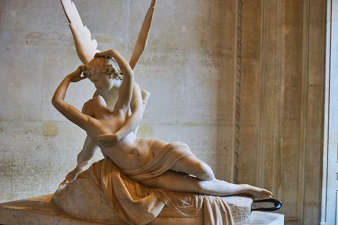 Louvre Museum Private Skip-the-Line Visit with an Expert Art Historian Guide 3