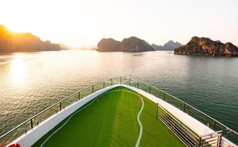 VIP Day Cruise and Kayaking in Halong Bay from Hanoi
